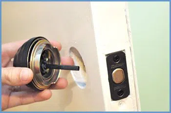 State Locksmith Services Seattle, WA 206-801-9933 - 5-change-locks-service