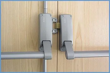 State Locksmith Services Seattle, WA 206-801-9933 - 8-push-bars