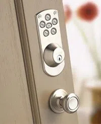 State Locksmith Services Seattle, WA 206-801-9933 - comm-01